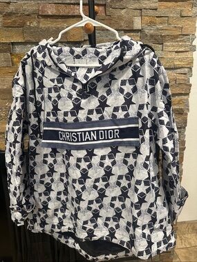 Men’s Gray and Navy Star-Print Hooded Rain coat size M